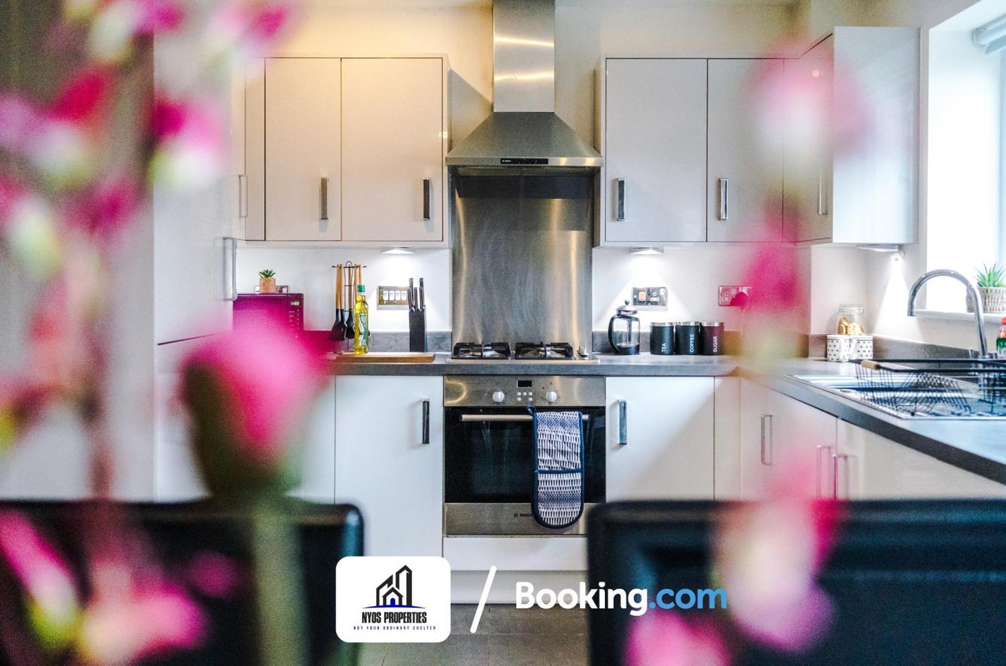 3 Bedroom House By Nyos Properties Short Lets & Serviced Accommodation Manchester With Parking Екстериор снимка